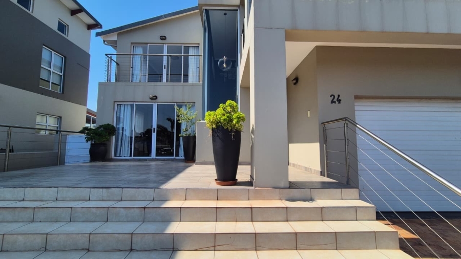 3 Bedroom Property for Sale in Calypso Beach Western Cape